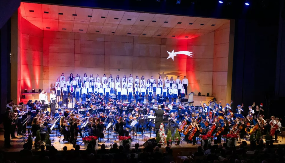 Simfonični orkester Cantabile v ponedeljek vabi na svoj 10. božični koncert v Cankarjevem domu v Ljubljani. Foto: arhiv orkestra