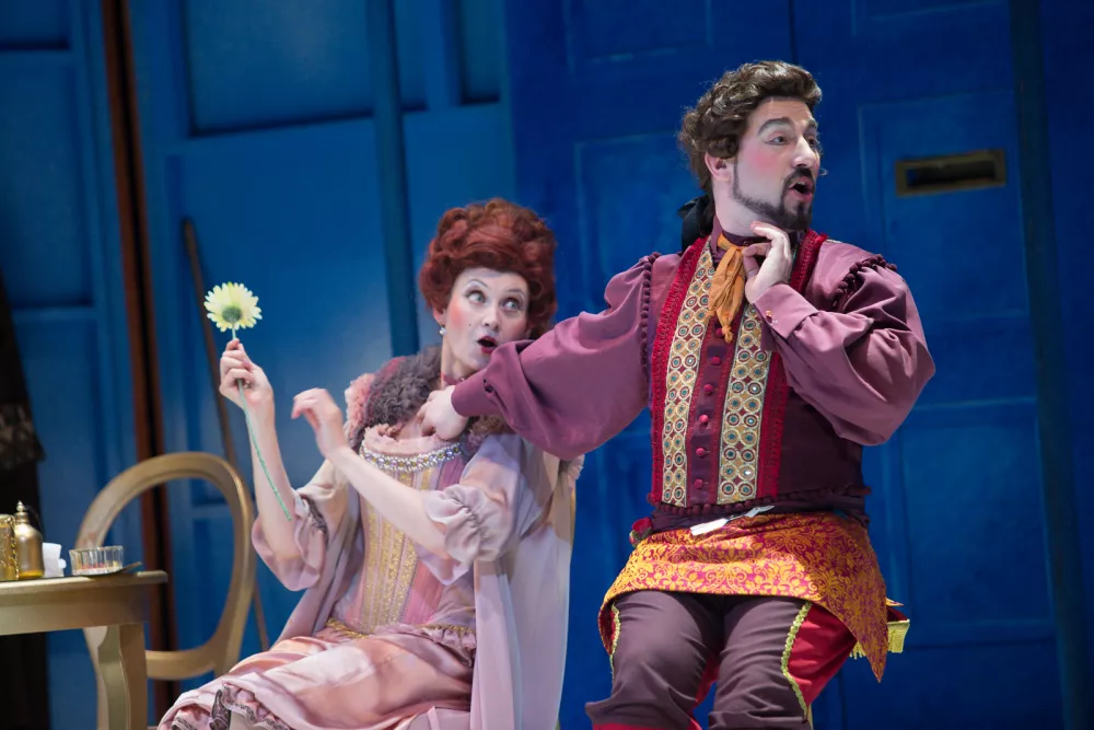 Rossini: Seviljski brivec, produkcija SNG Opera in balet Ljubljana, maj 2014; Na foto2: Elena Dobravec in Jože Vidic