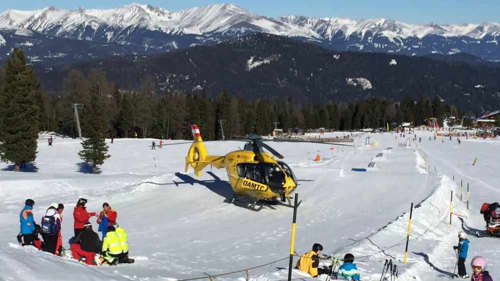 V primeru nezgode ali bolezni lahko stro&scaron;ki pomoči in zdravljenja v tujini hitro presežejo 10.000 evrov. Simbolična fotografija: Vesna Levičnik&nbsp;
