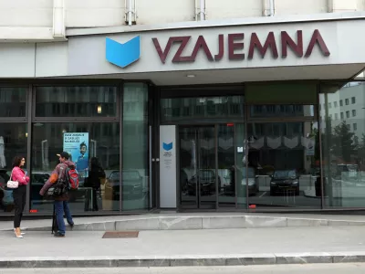 Vzajemna naj bi imela konec prihodnjega leta blizu 420.000 delničarjev, ki naj bi imeli v povprečju za 150 evrov delnic. ZZZS in &scaron;e dobrim 413.000 (nekdanjim) zavarovancem pa bo predvidoma izplačanih skoraj 35 milijonov evrov. Foto:&nbsp;Tomaž Skale&nbsp;