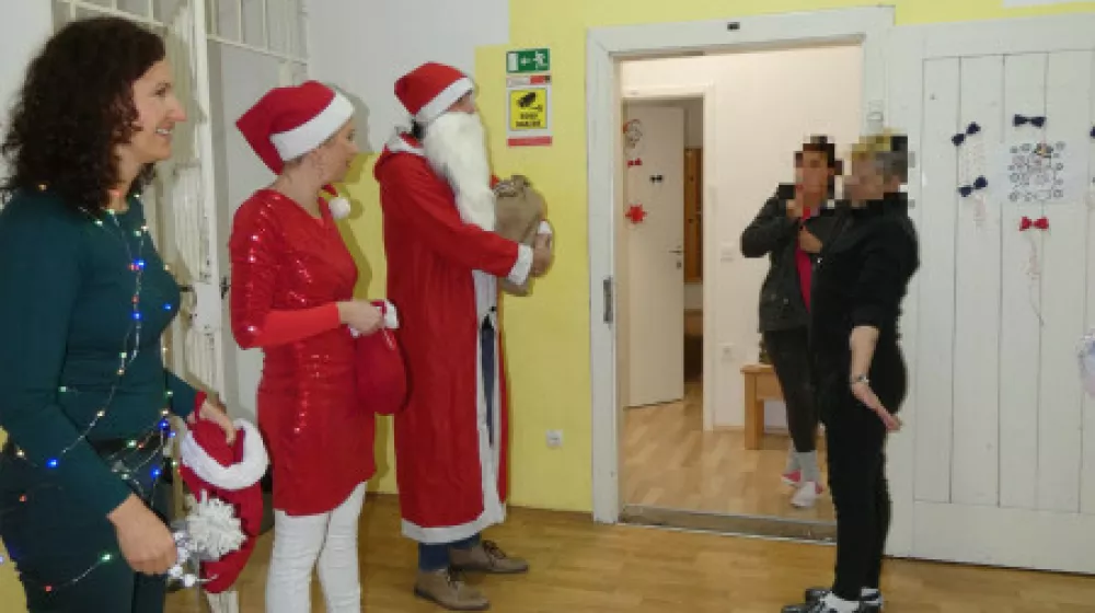 Praznično vzdu&scaron;je v zaporih. Foto: URSIKS