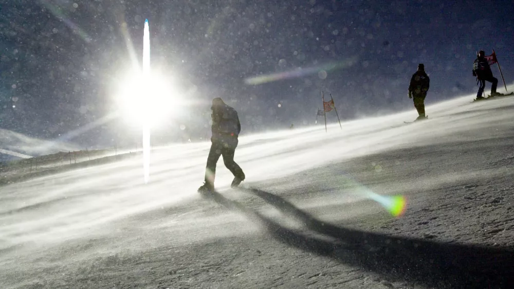 Solden, sonce smuči&scaron;če sneg