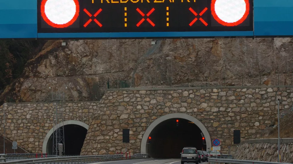 Predor Kastelec, protipožarna vaja v predoru, Primorska avtocesta, //FOTO: Matej Pov&scaron;eOPOMBA: ZA OBJAVO V ČASOPISU DNEVNIK