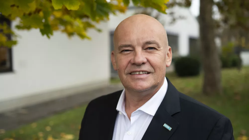 Robert &Scaron;taba: Pri nas se v politiki vedno najdejo čudoviti ljudje, ljudje s posluhom, ki odprejo vrata in se potrudijo narediti marsikaj dobrega. Foto: Nik Erik Neubauer