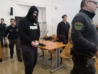 Sebastienu Abramovu so celjski vi&scaron;ji sodniki kazen za umor znižali s 27 na 26 let ter enotno kazen ustrezno znižali na 29 let zapora. Foto: Mojca Marot&nbsp;