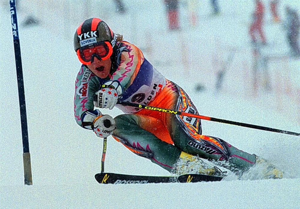 Ur&scaron;ka Hrovat, smučanje