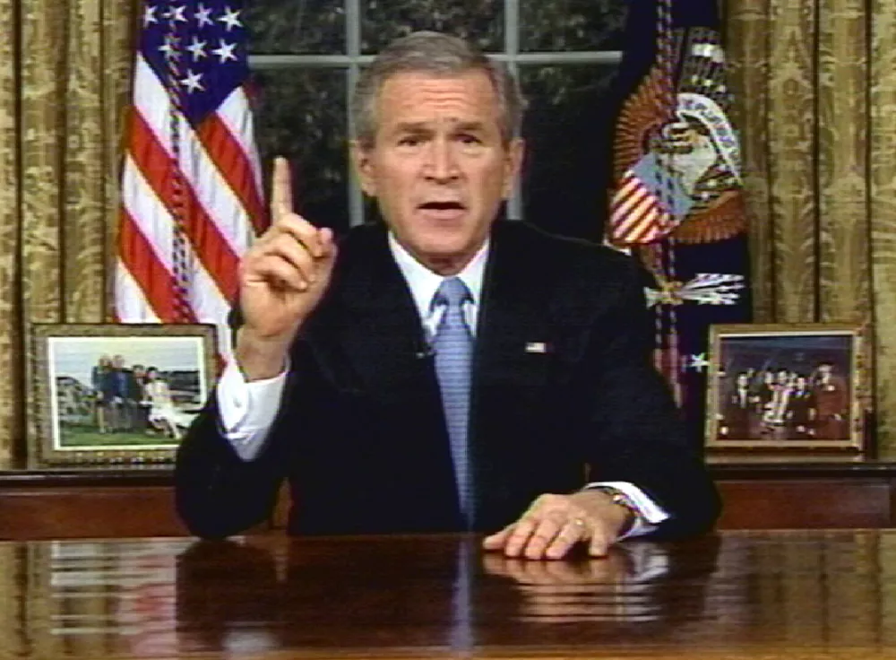 Med predsedovanjem Georgea W. Busha se je dvajsetega marca 2003&nbsp;začela druga zalivska vojna z invazijo na Irak. / Foto: AP