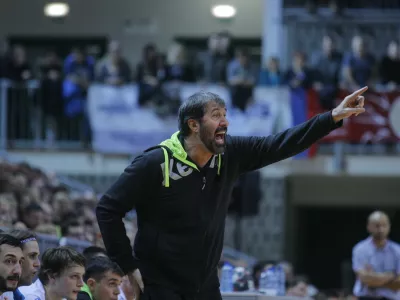 selektor mo&scaron;ke rokometne reprezentance Veselin VUJOVIĆ  -- rokomet - Slovenija - Hrva&scaron;ka - pripravljalna tekma, mo&scaron;ki:- Slovenska mo&scaron;ka rokometna reprezentanca je v pripravljalni tekmi v Kopru premagala Hrva&scaron;ko z 32:17 ///FOTO: Luka Cjuha