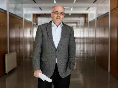 - 03.04.2018 - red. prof. dr. Bogomir Kovač, ekonomist - redni profesor na Ekonomski fakulteti v Ljubljani - //FOTO: Luka Cjuha.