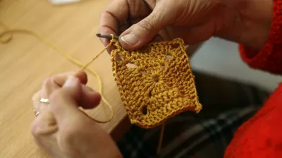 - ustvarjalna delavnica - pletenje- 05.04.2022 - Dnevni center aktivnosti za starej&scaron;e &ndash; DCA Gosposvetska 4 v Ljubljani Center &ndash; //FOTO: Tomaž Skale