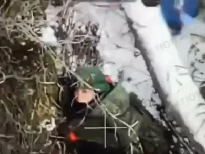 Severnokorejski vojak na boji&scaron;ču pri Kursku. Vir: ukrajinska vojska, X