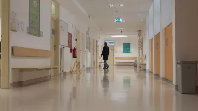 - 27.10.2015 - Zdravstveni dom Ljubljana - Enota Bežigrad, Kržičeva ulica 10, otvoritev prenovljenih prostorov - hodnik - zdravstvo -   //FOTO: Maja Marko