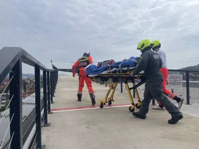 Heliport na strehi urgentnega centra Splo&scaron;ne bolni&scaron;nice Celje je v uporabi dve leti. Foto: Združenje heliportov Slovenije