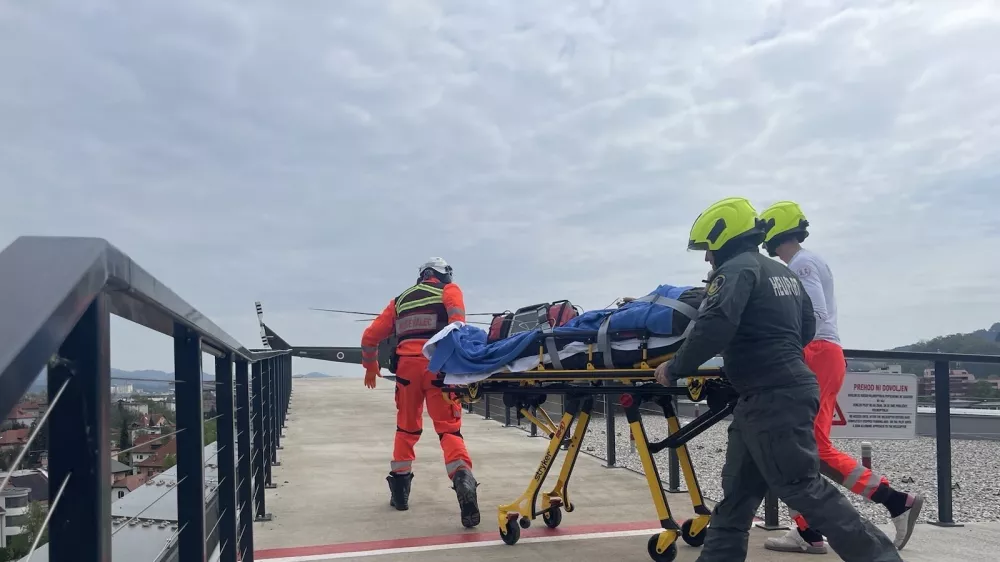 Heliport na strehi urgentnega centra Splo&scaron;ne bolni&scaron;nice Celje je v uporabi dve leti. Foto: Združenje heliportov Slovenije