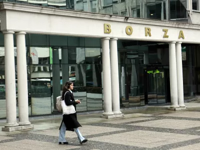 &raquo;Delnice na Ljubljanski borzi so relativno poceni, hkrati pa ima prebivalstvo v bankah okoli 27 milijard evrov depozitov, od katerih se jih nekaj preliva v delnice,&laquo; je pojasnil vodja upravljanja delni&scaron;kih naložb v družbi Generali Investments Ale&scaron; Lokar. Foto: Tomaž Skale&nbsp;