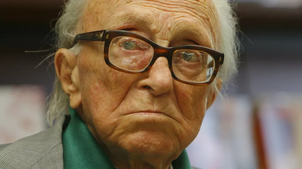 Boris Pahor- predstavitev novih knjig Cankarjeve založbe: Poskusiti znova, spodleteti bolje avtorja Slavoja Žižka), Trikrat ne avtorja Borisa Pahorja, Iz zvezd v trnje, v usta, v vihar avtorja Andreja Medveda, Svoboda belega gumba avtorja Milana Dekleve in Blumen aus Krain avtorja Vinka M&ouml;derndorferja//FOTO: Jaka Adamič