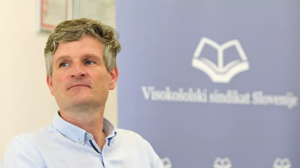 Maribor - Univerza v Mariboru, Rektorat - &Scaron;olstvo - Novinarske konference - Novinarska konferenca Univerze v Mariboru v okviru visoko&scaron;olske stavke, na kateri so predstavili razloge za stavko - visoko&scaron;olska stavka - Portret - Simon Zupan - - Avtor: Andrej Petelin&scaron;ek