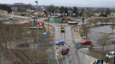 16.01.2025. Zapora kroži&scaron;ča pri Supernovi in Eleclercu na Rudniku v Ljubljani. FOTO: Bojan Velikonja 