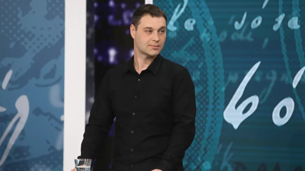 Miha Kordi&scaron;, - 03.10.2022 &ndash; Predsedni&scaron;ke volitve 2022 - prvo televizijsko soočenje vseh uradno prijavljenih kandidatov za predsednika republike na RTV Slovenija //FOTO: Luka Cjuha