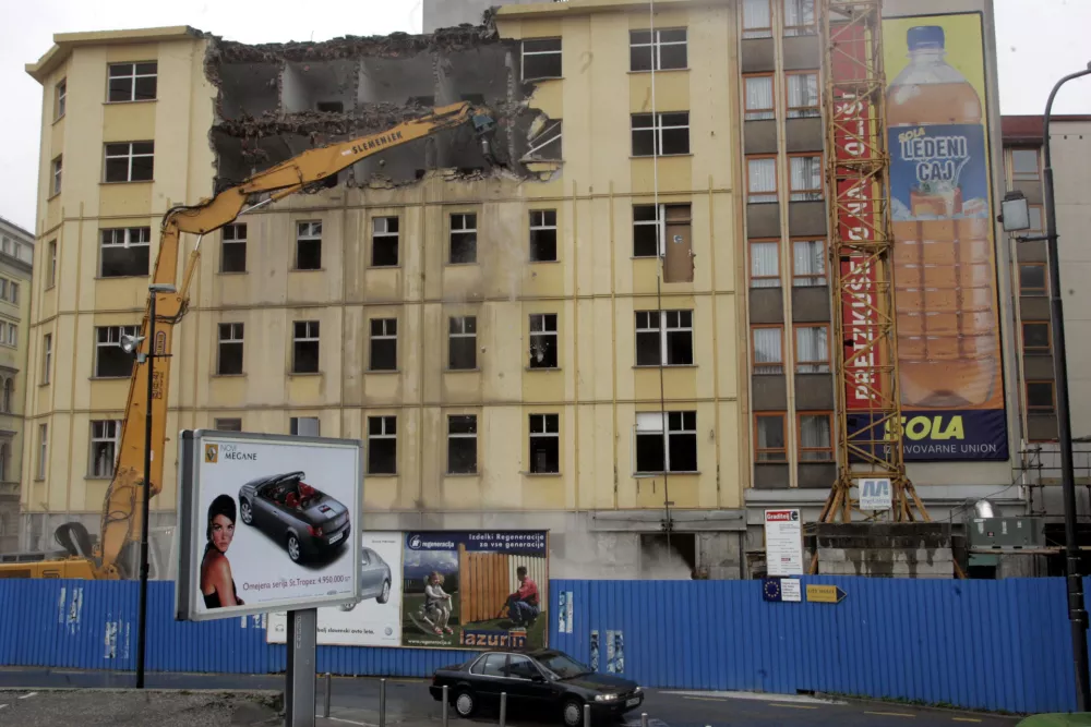 Ru&scaron;enje Hotela Turist LjubljanaFOTO:Jaka GasarOPOMBA: ZA OBJAVO V ČASNIKU DIREKT