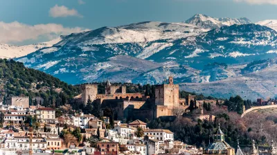 Alhambra v &Scaron;paniji je priljubljena tudi pozimi. / Foto: Istock