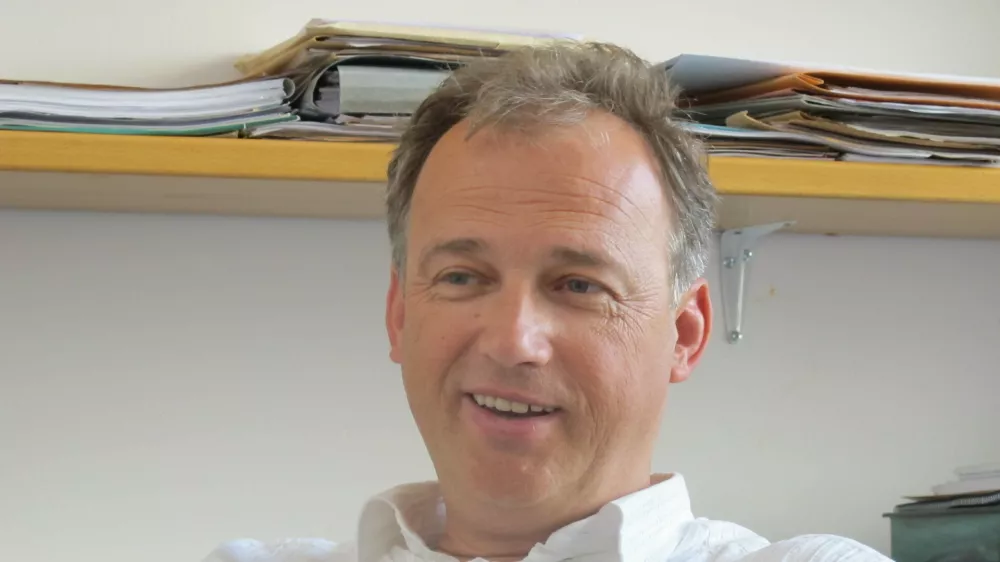 Janez Doltar, vi&scaron;ki svetovalec za romska vpra&scaron;anja na Mestni občini Novo mesto