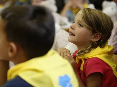 O&Scaron; Trnovo - prvi &scaron;olski dan v novem &scaron;olskem letu &ndash; prvo&scaron;olci - osnovno&scaron;olci - učenci - &scaron;ola - rumena rutica - učenci prvega razreda//FOTO: Matej Pov&scaron;eOPOMBA: ZA OBJAVO V ČASOPISU DNEVNIK