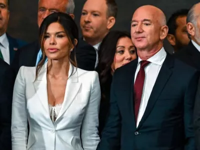 Lauren Sanchez je lastnica nedrčka o katerem vse od predsedni&scaron;ke inavguracije Donalda Trumpa govori ves svet. 