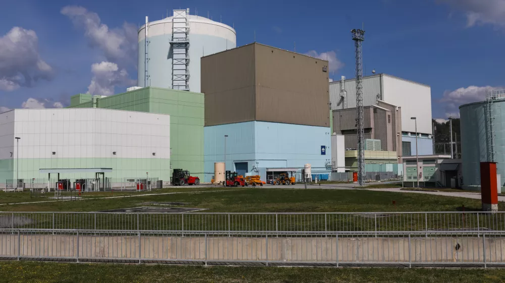 - jedrski reaktor - proizvodnja električne energije- Energetika, elektrika, samoskrba, daljnovod &mdash; 19.04.2023 &ndash; Nuklearna elektrarna Kr&scaron;ko (NEK), edina slovenska jedrska elektrarna, ki deluje od leta 1983 //FOTO: Bojan Velikonja