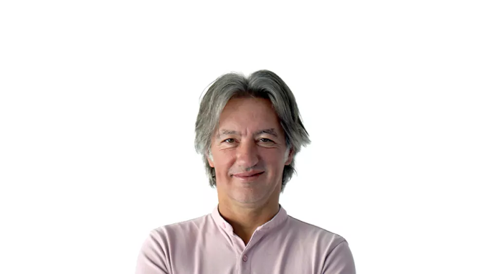 07.06.2024 - Matej &Scaron;takulZA ONLINE - Redakcija Dnevnik 2024 - portreti za komentarje in kolumne - kolumnisti - komentatorji &ndash; novinarji - portret