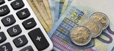 denar, evro, evri, varčevanje / Foto: Arsenisspyros