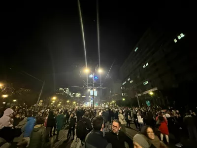 Protestniki na beograjskih ulicah. Foto: Ga&scaron;per Straži&scaron;ar
