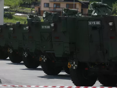 - Tovarna Gorenje INDOP &Scaron;o&scaron;tanj, del proizvodnje - oklepno kolesno vozilo 8 x 8 Patria za potrebe Slovenske vojske (SV)- leto in pol od začetka proizvodnje slovenskih osemkolesnikov poročali o rezultatihna področjih prenosa tehnologije, razvoja in proizvodnje oklepnih vozil  /FOTO: Bojan VelikonjaOPOMBA: ZA OBJAVO V ČASOPISU DNEVNIK