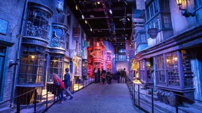 Ljubitelje Harry Potterja bo zagotovo navdu&scaron;il obisk Londona. F: studia Warner Bros