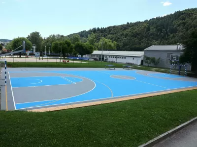 Igri&scaron;če ob celjskem bazenu