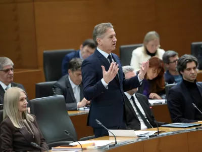 27.01.2025 -redna seja DZ, poslanska vpra&scaron;anja predsedniku vlade, Robrt BolobFoto: Tomaž Skale