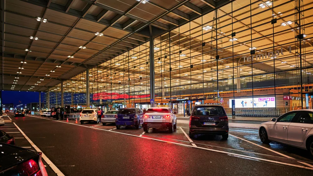 Zgradba berlinskega letali&scaron;ča. Slika je simbolična. / Foto: Istock