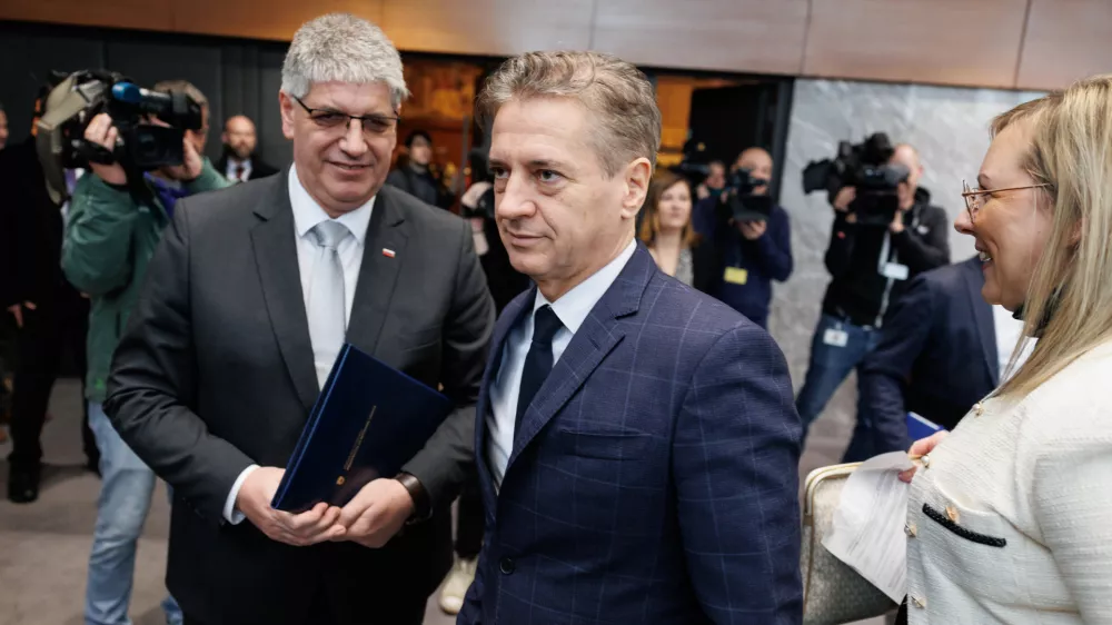 V NSi pravijo, da pogojev za obravnavo vmesnega poročila ni, ker preiskovalna komisija sploh &scaron;e ni zasli&scaron;ala predsednika vlade. Foto: STA