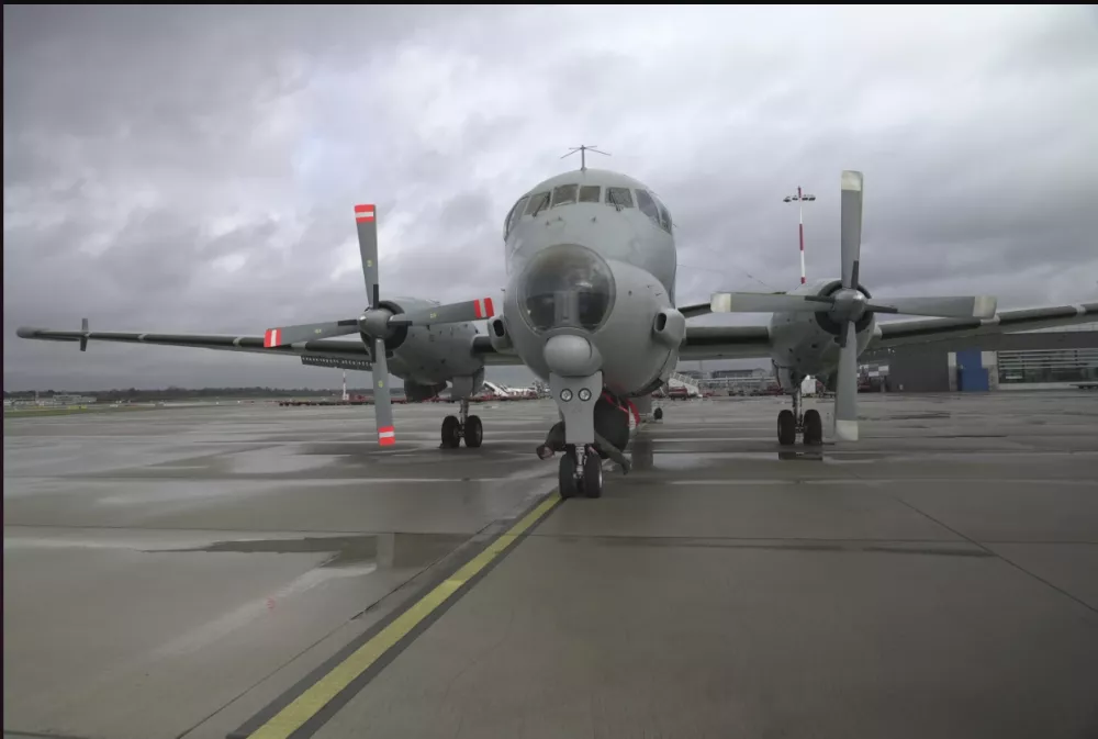 Francosko letalo Atlantique 2, ki je namenjeno nadzorovanju morja. / Foto: Ap
