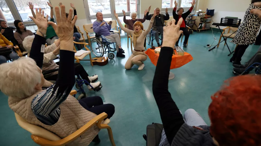 13.12.2024 - dom starej&scaron;ih Fužine, glasbena terapijaFoto: Tomaž Skale