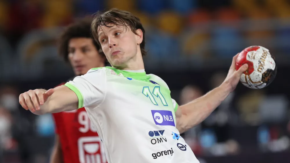 Handball - 2021 IHF Handball World Championship - Main Round Group 4 - Slovenia v Egypt - Cairo Stadium Hall 1, Cairo, Egypt - January 24, 2021 Slovenia's Jure Dolenec in action Pool via REUTERS/Mohamed Abd El Ghany