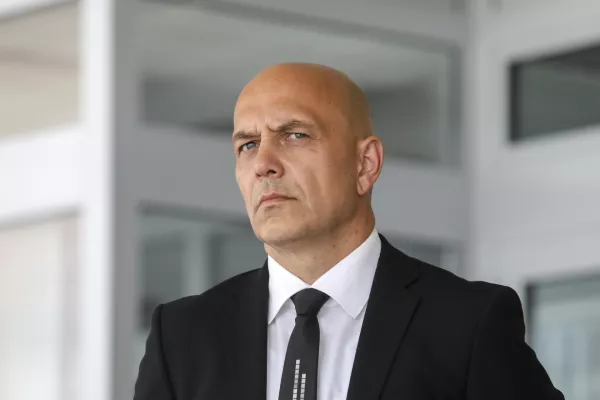 novi v.d. generlani direktor Policije mag. Bo&scaron;tjan Lindav - 02.06.2022 &ndash; Ministrstvo za notranje zadeve - Izjava za javnost nove ministrice za notranje zadeve mag. Tatjane Bobnar in novega v. d. generalnega direktorja policije mag. Bo&scaron;tjana Lindava //FOTO: Jaka Gasar