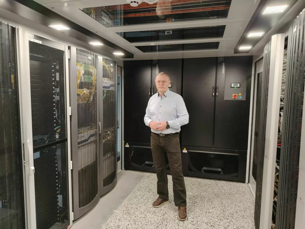 Superračunalnik HPC Vega stoji v dveh kletnih prostorih.&nbsp;/ Foto: Mojca Marot