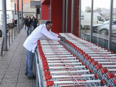 - 31.01.2025 - Bojkot hrva&scaron;kih trgovin zaradi previsokih cen. Nakupovanje v Brežicah in Kr&scaron;kem - trgovina, hrana, visoke cene, nakupovanje//FOTO: Jaka Gasar