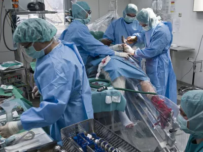 Kak&scaron;no bo dejansko povi&scaron;anje plač v zdravstvu, &scaron;e vedno ni znano. Jasno pa je, da se dvig pri prilivih bolni&scaron;nic za zdaj &scaron;e ne bo poznal. Foto: Jaka Gasar&nbsp;