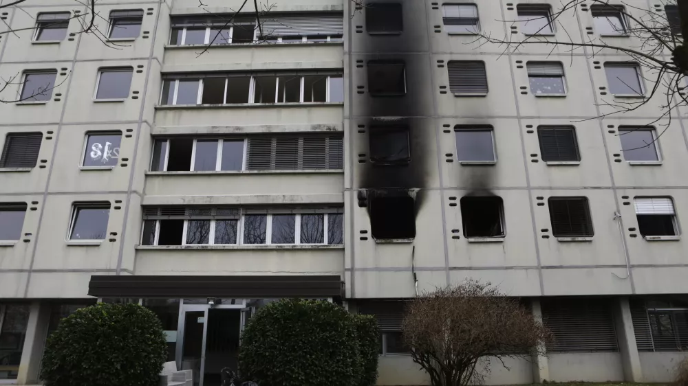 Po četrtkovem požaru v Dija&scaron;kem domu Ivana Cankarja se postavlja vpra&scaron;anje, kako varni so ostali podobni objekti. Foto: Luka Cjuha