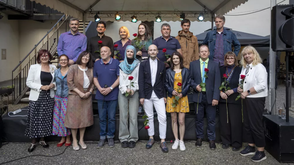 Pesni&scaron;ki turnir združuje tako ugledna imena poezije kot nadarjene pesnike in pesnice, ki se &scaron;e uveljavljajo.
Foto: Bo&scaron;tjan Lah/arhiv Pesni&scaron;kega turnirja