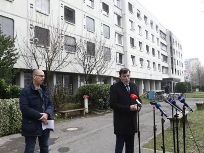 30.01.2025 - Dija&scaron;ki dom Poljane - Požar - izjave ministra za vzgojo in izobraževanje Vinka Logaja ob obisku prizori&scaron;ča požarne nesreče v Dija&scaron;kem domu Ivana Cankarja v Ljubljani. Z njim bo tudi ravnatelj dija&scaron;kega doma &Scaron;emso Mujanović.Foto: Luka Cjuha