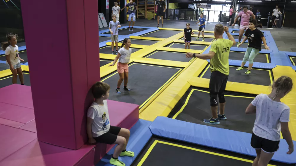 V dobrih &scaron;tirih letih in pol, ki jih je pod drobnogled vzelo sodi&scaron;če, je park obiskalo več kot 500.000 obiskovalcev. Na trapezu se je v tem času zgodilo &scaron;est nesreč. Foto: Jaka Gasar&nbsp;