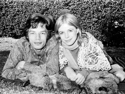 SYDNEY;AUSTRALIA - JULY 27: Mick Jagger and Marianne Faithfull in the gardens at Mount St Margaret Hospital, Sydney, July 27 1969. Marianne Faithfull is a patient at the hospital following a drug overdose. (Photo by George Lipman/The Sydney Morning Herald/Fairfax Media via Getty Images via Getty Images).
